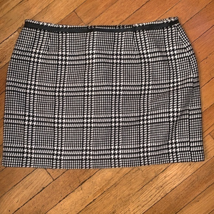 Apostrophe‎ plaid wool skirt